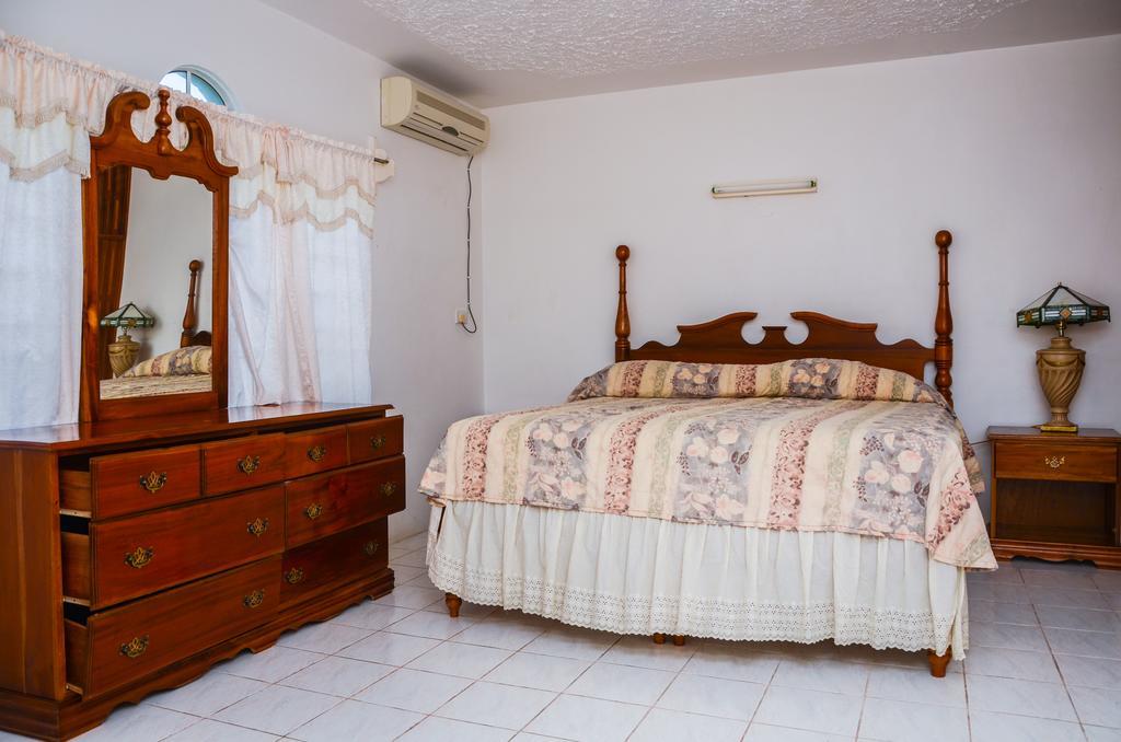 Vanvilla Guest House Negril Quarto foto