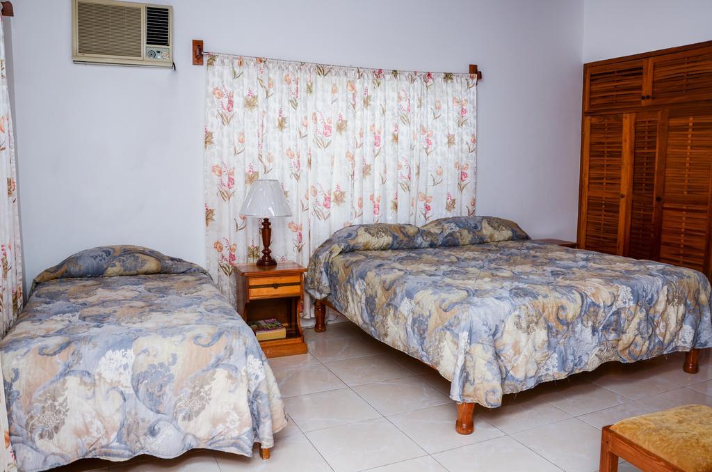 Vanvilla Guest House Negril Quarto foto